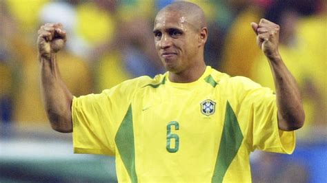 roberto-carlos-brazil-2002_11eiyfgrolvrs15x91ru6x8xvd - Onefootball Español