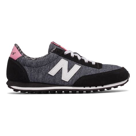 Womens New Balance 410 Casual Shoe at Road Runner Sports