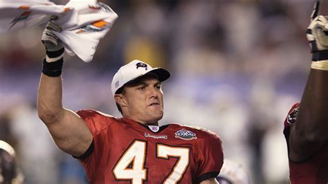 Bucs legend John Lynch named Pro Football Hall of Fame finalist for 2020 class