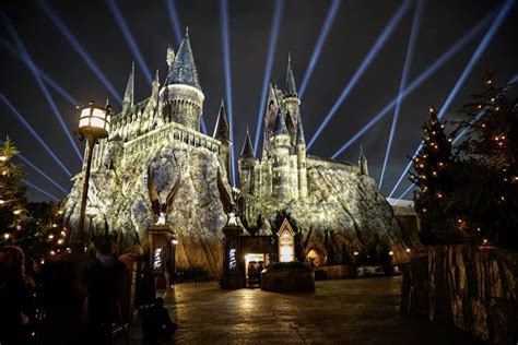 Review: The Nighttime Lights at Hogwarts Castle