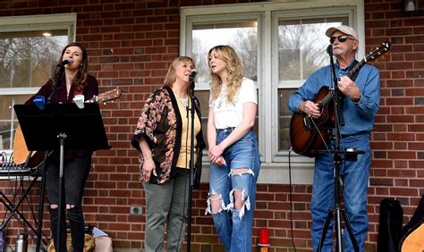 Hood Family to provide entertainment at Mahomet Soda Fest - Mahomet Daily