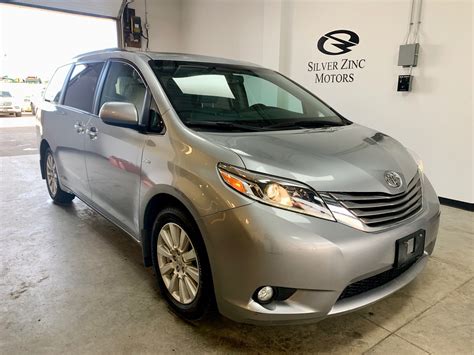 2017 Toyota Sienna XLE AWD No Accidents Almost New leather 20kms - Silverzinc Motors