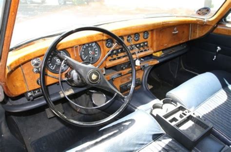 1966_Jaguar_Mark_X_Interior_resize