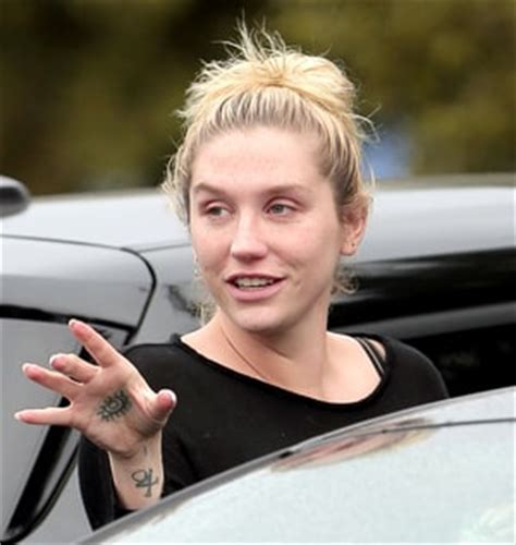 Kesha Goes Without Makeup, Dons Sweats While Smiling: Photo - Us Weekly