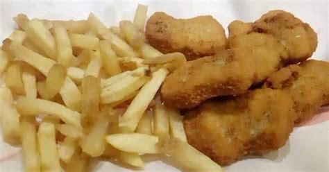 Chicken nuggets with french fries Recipe by Hira Naz - Cookpad