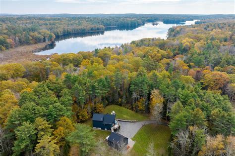 New Waterfront Listing! 20 Shamrock Lane, Damariscotta, Maine - $659,000 | Maine Real Estate Blog