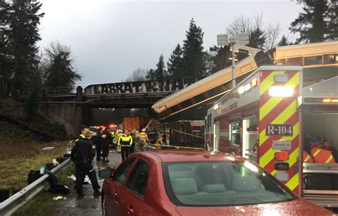 Amtrak train derails in Washington state south of Seattle, at least 6 ...