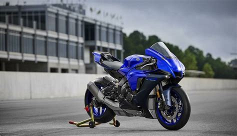 2022 Yamaha YZF-R1 / R1M [Specs, Features, Photos] | wBW