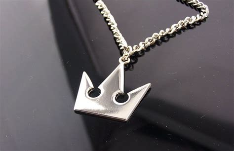 Kingdom Hearts Sora Crown Roxas Cross Keyblade Necklace Pendant Figure ...