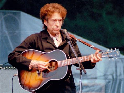 Leave Bob Dylan alone when you see this, says ex-touring guitarist