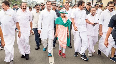 Thiruvananthapuram - Rahul Gandhi hears out Adani port protesters in ...