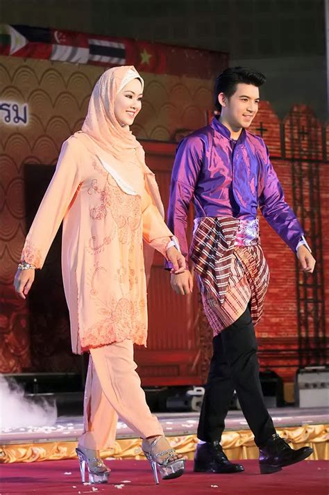 ASEAN Traditional Dress ~ ViewEveryDay.com