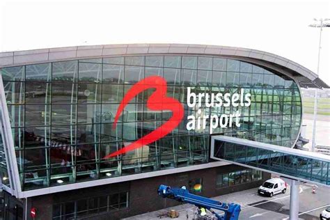 Brussels Charleroi Airport (CRL) to Venlo? We have the right taxi for you : Taxi Brussels Airport