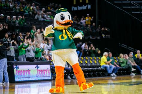 Oregon volleyball’s Mimi Colyer, Hannah Pukis named preseason all-Pac-12; Ducks picked 3rd in ...