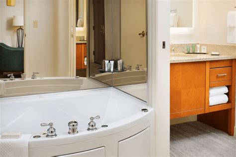 10 Hotels With Jacuzzi In Room in Atlanta (GA): For Romantic Getaway