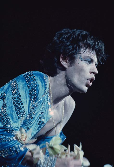 Mick Jagger Best Beauty Moments: Glitter, Eyeliner, and More | Vogue