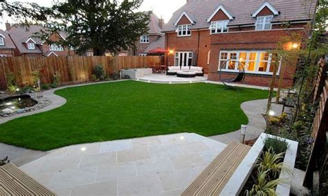 Modern Garden Landscaping Ideas 29 | Patio garden design, Modern garden ...