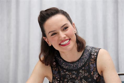 Daisy Ridley Wallpapers Images Photos Pictures Backgrounds