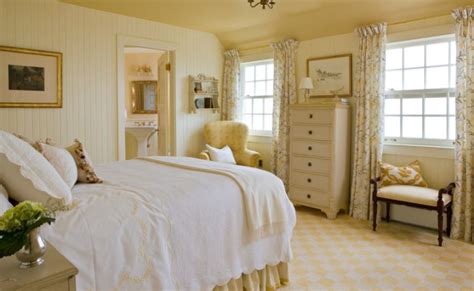 15 Happy, Yellow Bedrooms That Will Inspire You