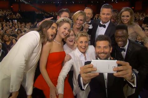 See the Oscar Selfie Perfectly Simpsonized