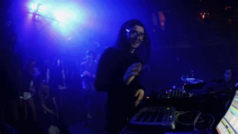 skrillex live gifs | WiffleGif