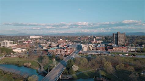 Aerial drone footage of downtown Maryville Tennessee. - YouTube