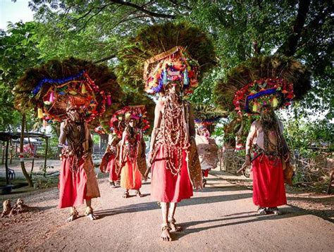 Folk Dances of Telangana With Pictures: Attires & Significance