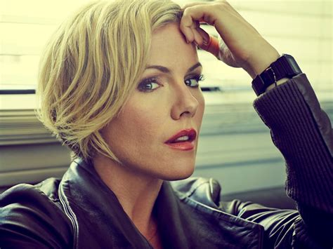 Kathleen Robertson investigates ‘Murder,’ motherhood in TNT drama ...