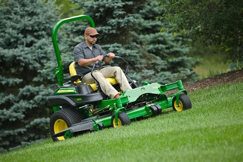 John Deere Releases New Series of ZTrak Zero-Turn Mowers | OEM Off-Highway