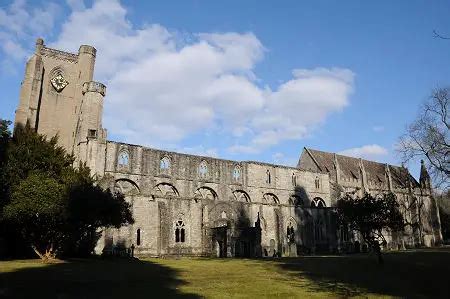 Dunkeld Cathedral Feature Page on Undiscovered Scotland