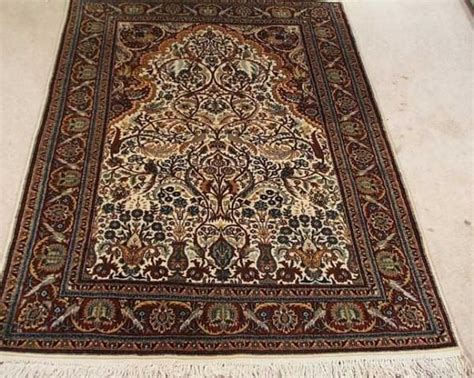 prayer rug | Muslim prayer rug, Prayer rug, Rug art