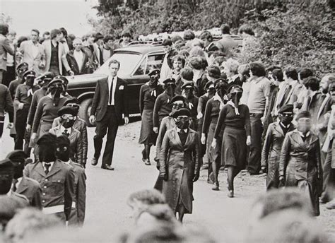 vintage everyday: Pictures of Female IRA fighters in the 1970s | Irish history, Women in history ...