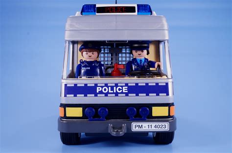 PLAYMOBIL POLICE VAN WITH FLASHING LIGHTS FIGURES AND ACCESSORIES 4023 ...