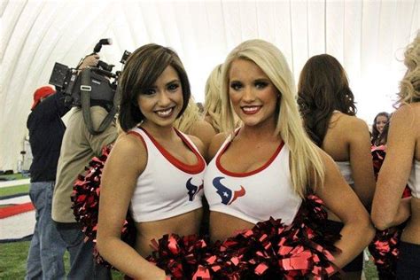 texans-cheerleaders-2 - The Bank