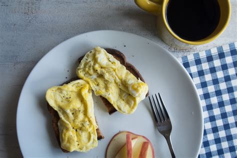 30 Second Scrambled Eggs – in the Microwave!