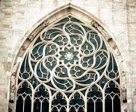 Duomos's Gothic Window | Katedral, Kutsal geometri, Gotik mimari