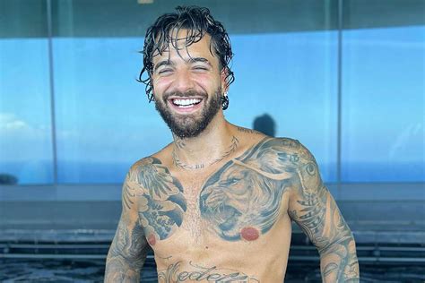 Maluma Shares Steamy, Nude Photos While Relaxing in Miami