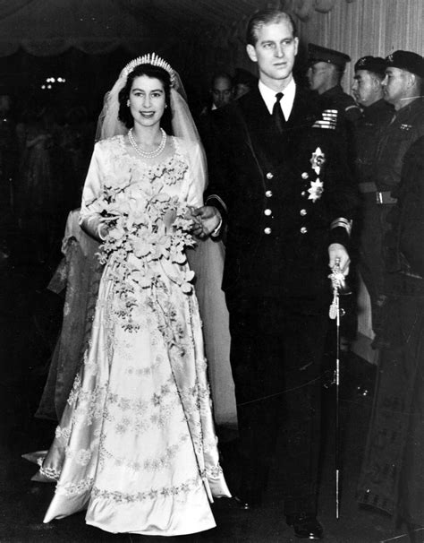 Princess Beatrice Wore Queen Elizabeth's Wedding Dress And Tiara