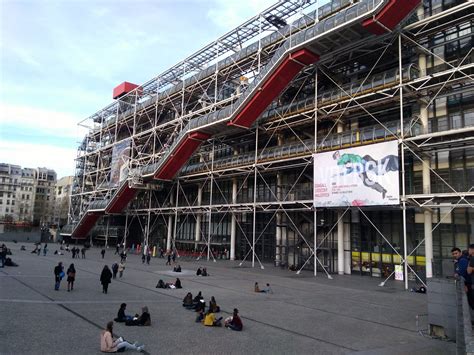 The Centre Pompidou. High-tech in architecture - TensorFlight