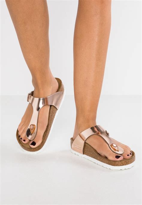 Birkenstock GIZEH REGULAR - T-bar sandals - metallic copper/rose gold-coloured - Zalando.co.uk