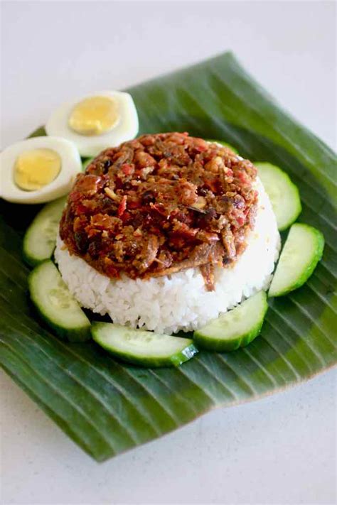 Nasi Lemak - Traditional Indo-Malay Recipe | 196 flavors