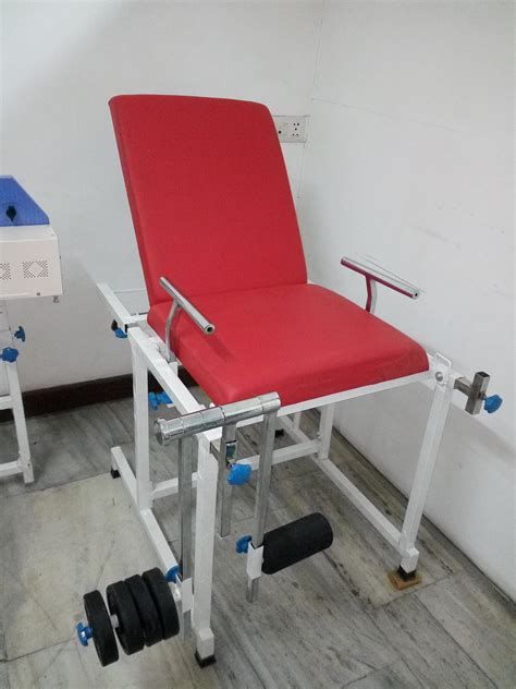 Quadriceps Exercise Table Manufacturer in Kakrola, Delhi at Best Price