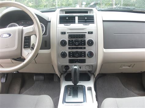 2010 Ford Escape - Interior Pictures - CarGurus