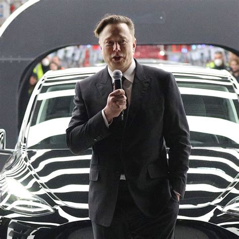 Why Elon Musk’s Twitter Affair Could Cots Him Tesla