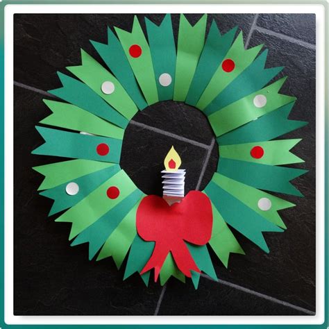 DIY kerstkrans, leuke knutsel voor met de kids. | Kerstmis knutselen ...