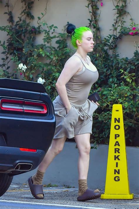 BILLIE EILISH with Bright Green Hair Out in Los Angeles 10/11/2020 – HawtCelebs