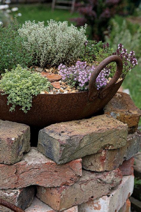 Best Brick Planter Ideas and Pictures 28 | Brick garden, Brick flower bed, Diy garden decor