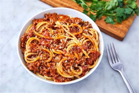 Easy Spaghetti Bolognese Recipe With Fresh Tomatoes | Deporecipe.co