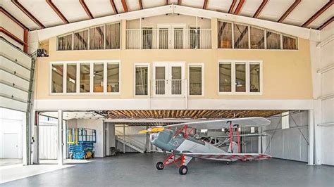 Home Above an Airplane Hangar Offers High-Flying Opportunity in Texas