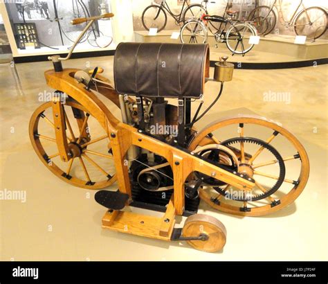 1885 Daimler Motorcycle (Reitwagen) replica Lyman & Merrie Wood Museum ...